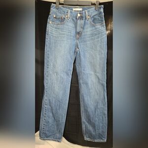 EUC Levi's Women's Straight Leg Jeans in Blue